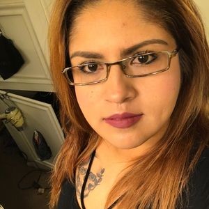 Meet your Posher, Ana